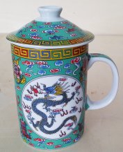 ماگ چینی درب دار طرح اژدها زمینه سبز