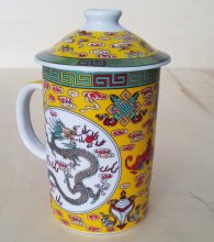 ماگ چینی درب دار طرح اژدها زمینه زرد